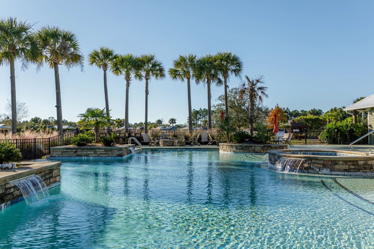 From our zero-entry pool with cascading waterfalls, to our clubhouse with theater &amp; fitness center, to the luxury bathhouses and laundry facilities, our list of 5-star amenities is almost endless. Call (251) 970-2370 for details and restrictions.
