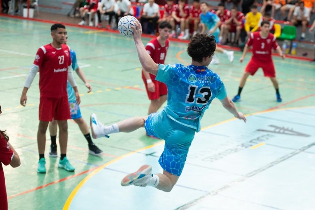 deportegob's tweet photo. El 78% de los jóvenes🇪🇸 practican algún tipo de deporte. Hace 12 años era el 58%.

Una progresión📈espectacular que vamos a seguir fomentando para que el hábito del deporte se adquiera desde edades tempranas🐣.

➕ Info: https://t.co/vTY7ZXNf8z

#DiaInternacionalDeLaJuventud https://t.co/QVu9fDhV2b