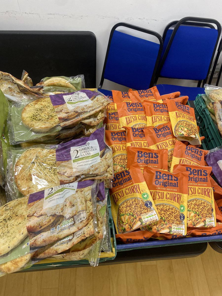 We will be open Friday at 1pm🕰️, with another great selection of food🍅. Don’t forget to pop🚶‍♀️by and bring a reusable shopping bag. 🛍️

#greencampus 
#Sustainability 

<a href="/FoodCloud/">FoodCloud</a> <a href="/UniOfGalwaySU/">Comhaltas na Mac Léinn, Ollscoil na Gaillimhe</a> <a href="/adam_mullins9/">Adam Mullins</a> <a href="/GaillimhSustain/">University of Galway Sustainability</a> 
<a href="/clonmanycentre/">clonmanycommunitycentre</a> <a href="/uniofgalway/">Ollscoil na Gaillimhe | University of Galway</a>