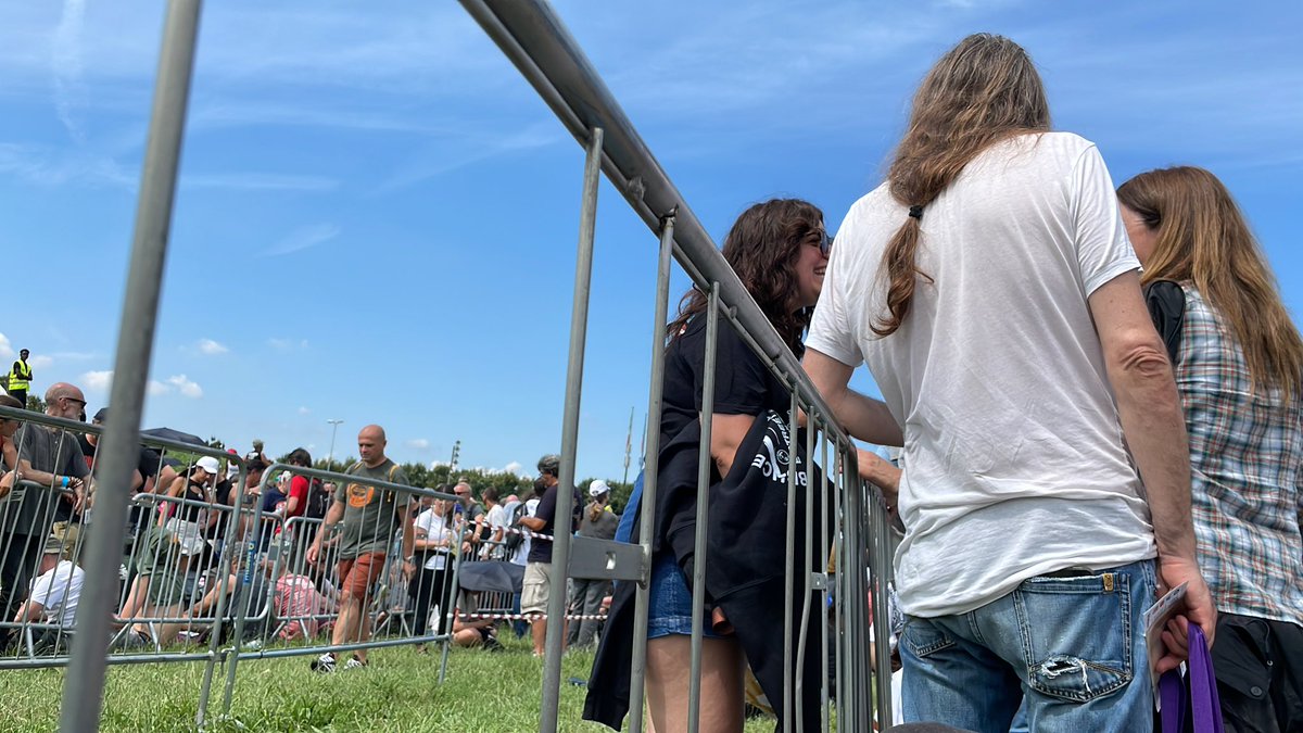 its_me_panos's tweet image. Queue life #springsteen #springsteenmonza #springsteen2023