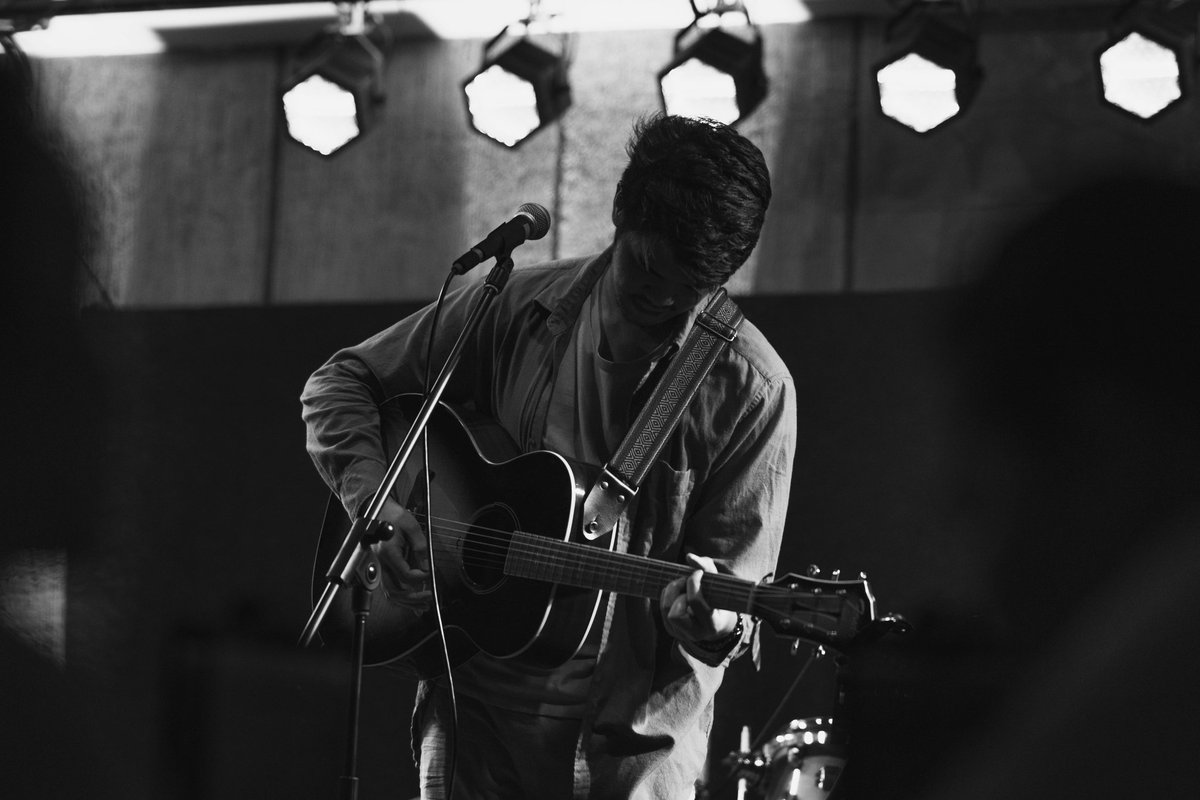 andrej_agas's tweet photo. Solid ng mga kuha sa unang gig ko sa Balcony! Kayo kailan ko kayo makikita sa mga gig ko 👀

📷 Mattbayhon https://t.co/XZiRIMtDbW