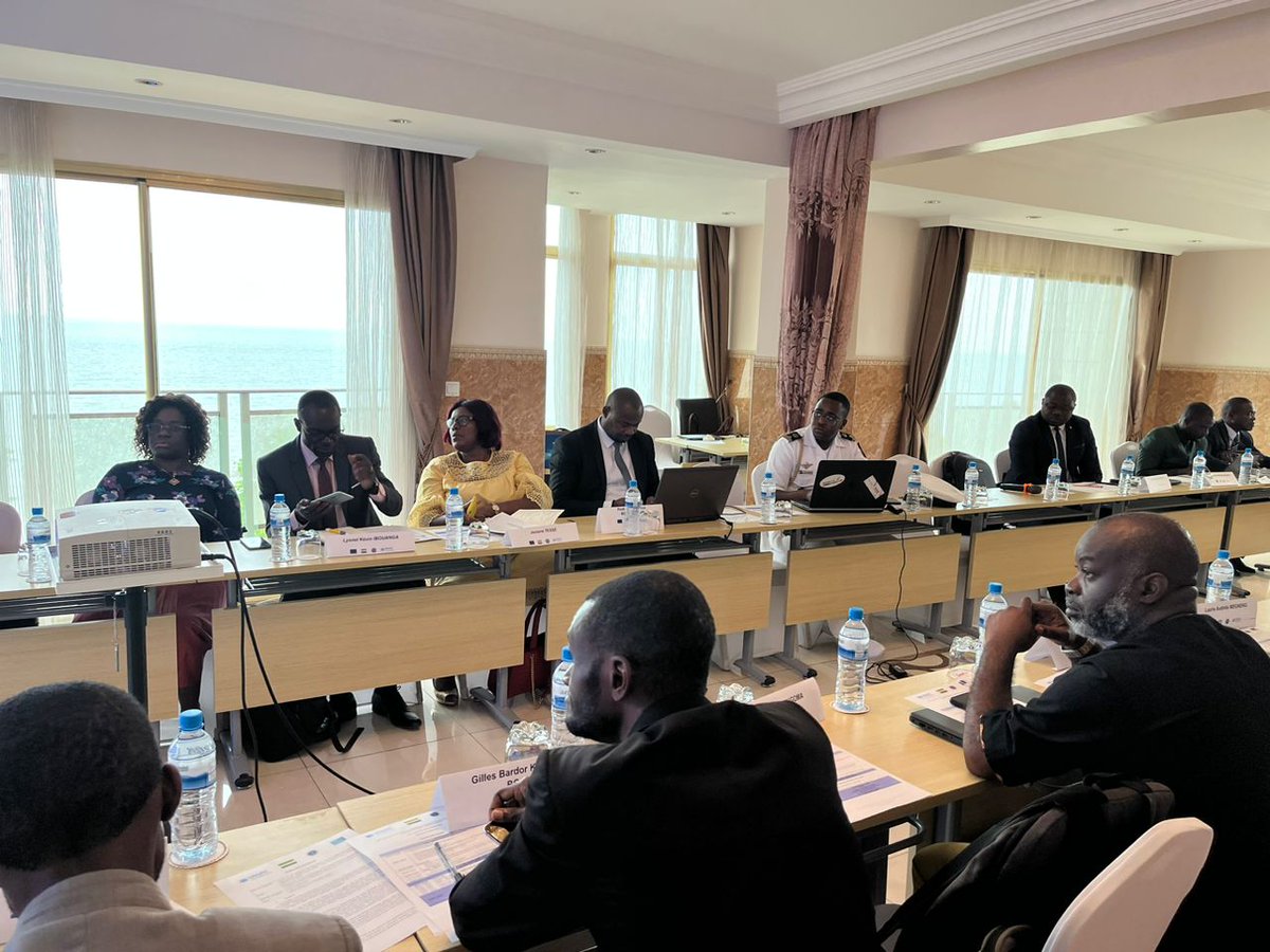 UNODC_BMB's tweet photo. Vers la validation des #POSH au 🇬🇦@UNODC_MCP a ouvert l’atelier national sur la validation des #HSOPs au Gabon visant à coordonner l’Action de l’Etat en 🌊 dans le cadre du #PASSMAR-ONUDC co-financé par l’#UE #BorderManagement https://t.co/dJWYYxggcX