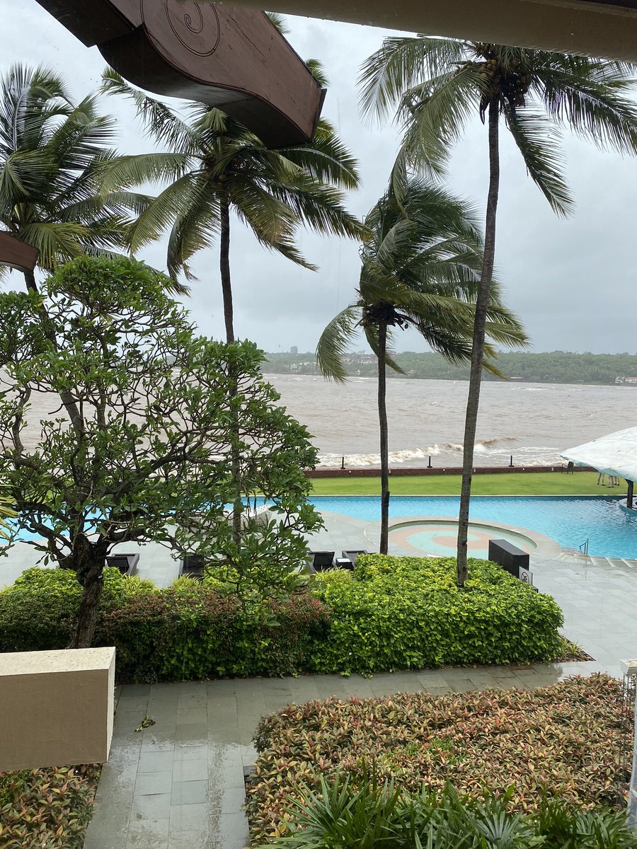 Drrksingh25's tweet image. 2day it’s 25/7 @sidbiofficial  serves enterprising green Bharat credit++ ie adds one notch up value to 24*7 thru 5 mission -2.5k solar, 50kev4eco, 1kEE, waste2envtttaste &amp;amp; nurtureTnature. To make yr Green way, try us someday @nsitharaman @minmsme