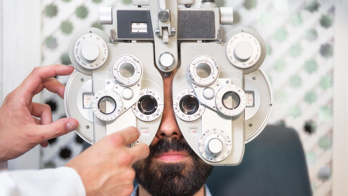 Researchers at #UWaterloo have developed a first of its kind drug to treat macular degeneration and other incurable eye diseases that lead to blindness in millions of people.

More: bit.ly/3rHXd55 | #UWaterlooNews 👀