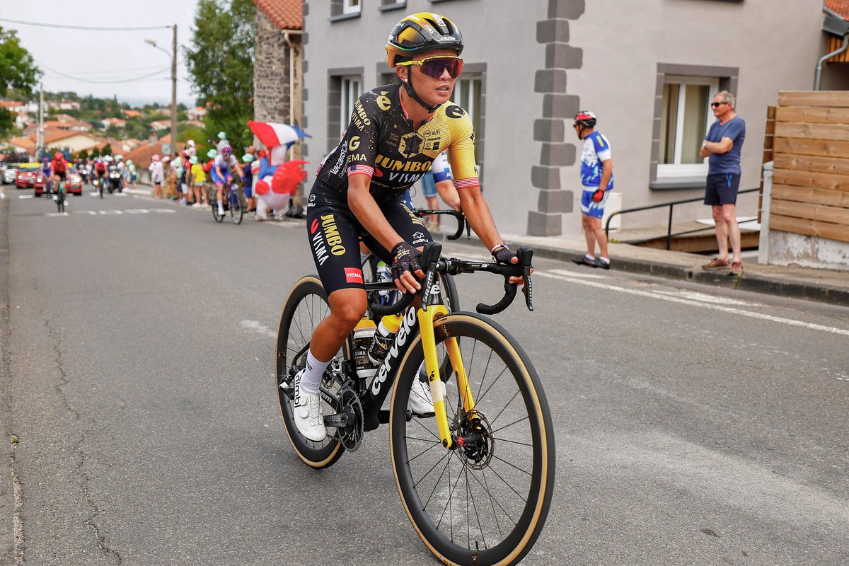 🇫🇷 #TDFF2023 Arghh... Coryn tried to make a move to race leader Hammes, but got caught by the peloton twice. Great effort, @CorynRivera! 👏 ⏱️ 1’10” 🏁 85 km