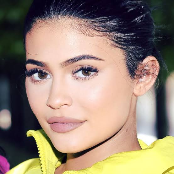 Kylie Jenner addresses plastic surgery rumours as she OPENS UP on insecurities - https://t.co/EQEu7Blbuq https://t.co/XSyjKZKUGq