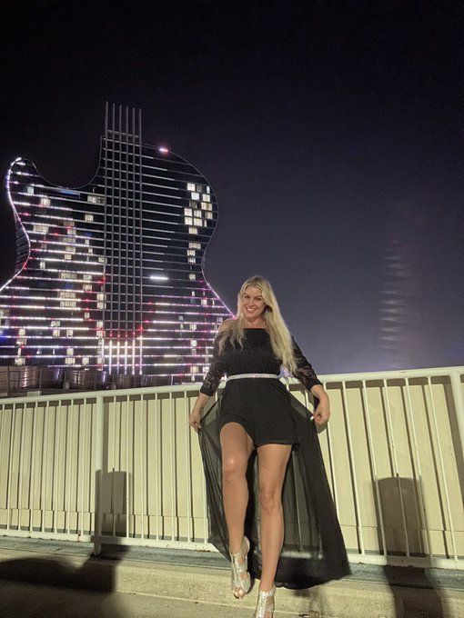 Don&rsquo;t be a hard rock when you really are a gem~ Lauryn Hill 💎✨ https://t.co/LxbqLtccJl