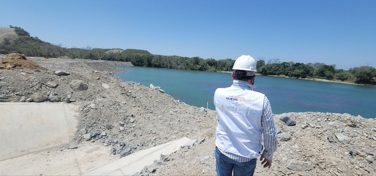 samuel_garcias's tweet photo. Mañana cerramos la Cortina de la nueva presa libertad (Pito Real) del Nuevo Nuevo León. La más larga de America Latina 

Ya empieza a captar agua de lluvia. Para que se den una idea, es 8 veces el tamaño de la presa de la Boca 🇲🇽👊💦 https://t.co/HpjYfIZVo1