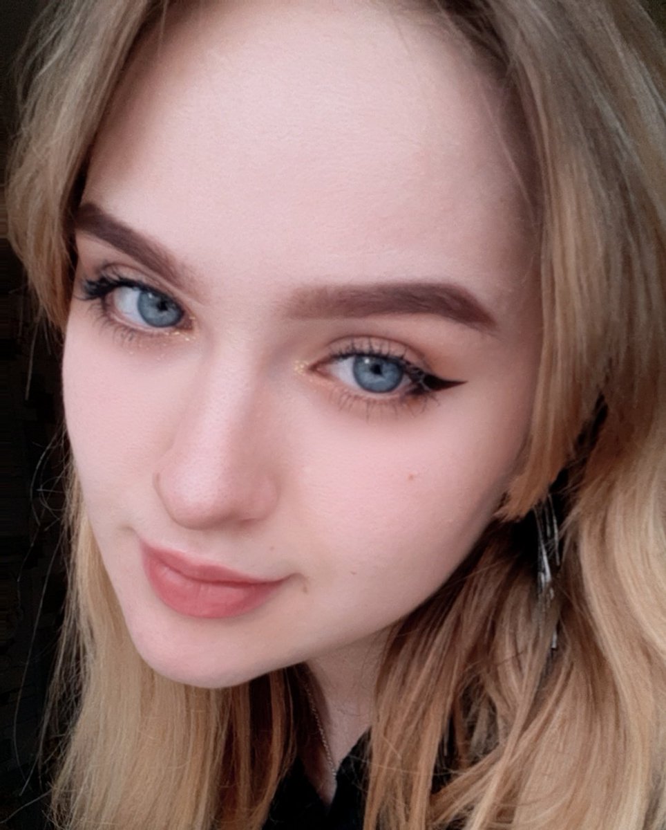 caikeiris's tweet photo. покажите две ваши фотографии на которых будто два разных человека

даже я в шоке https://t.co/2SXf9QSYda