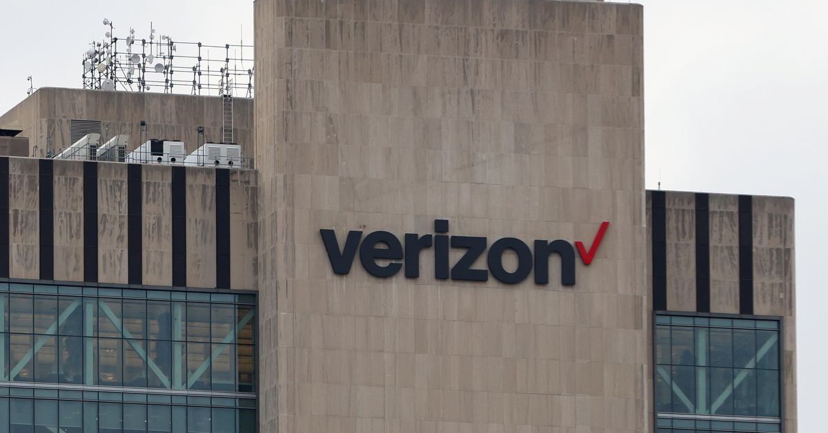 Verizon posts surprise rise in wireless subscribers as 5G efforts pay off reut.rs/44DTMet