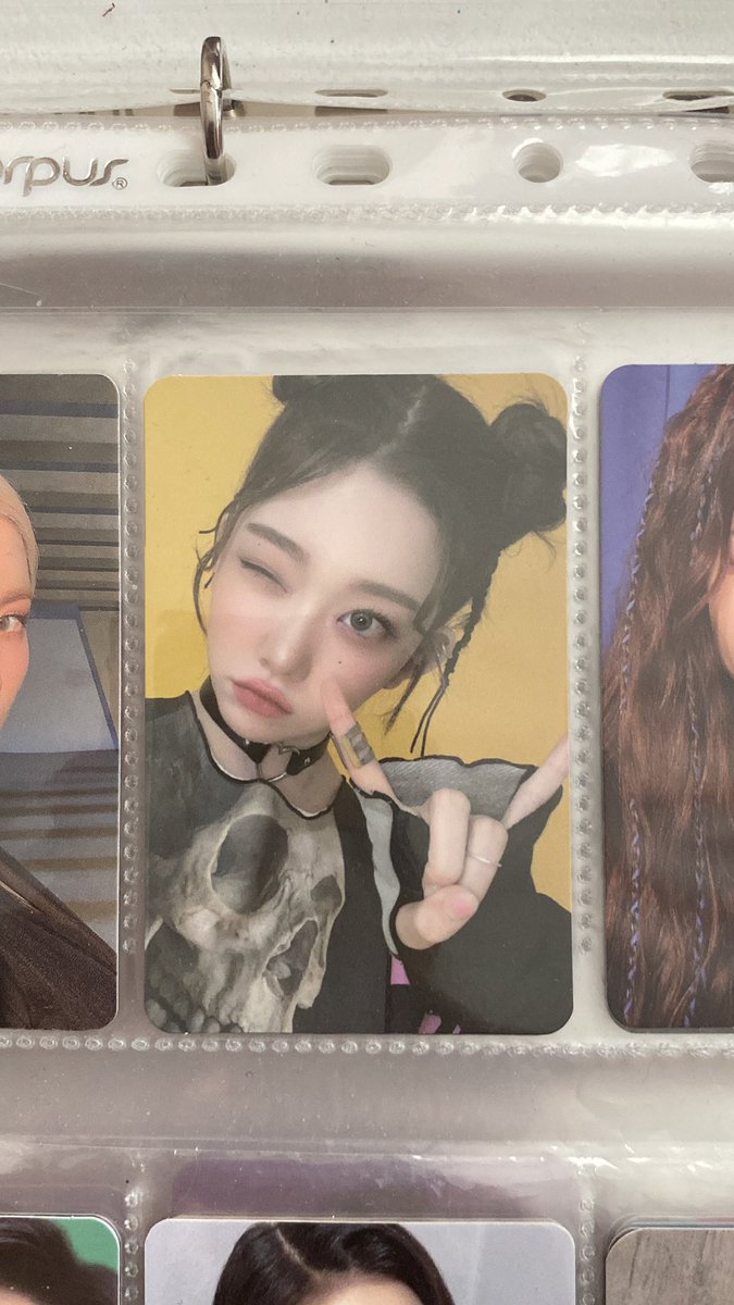 diortsuki's tweet photo. clap if ur jealous https://t.co/cr4L0O6S0M