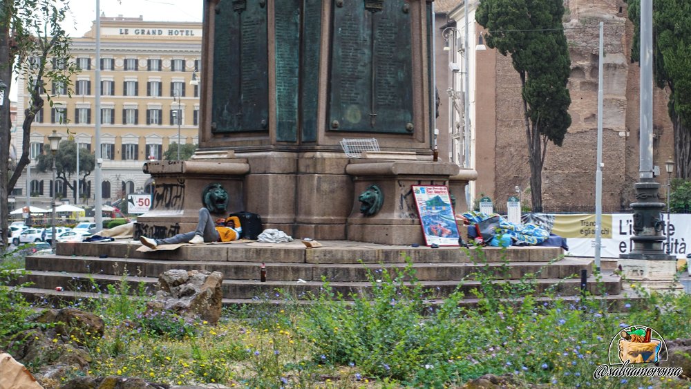 #Roma dalle stelle alle stalle davanti al Grand Hotel