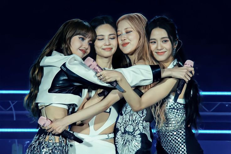 L0VESICKBOYZ's tweet photo. I'm ready for this in August 

"thank you so much blackpink"
"we love you blackpink"
"we always supported you guys"
"rest well and eat well"
"thank you for staying with us in 7 years" https://t.co/4FEP0LykjH