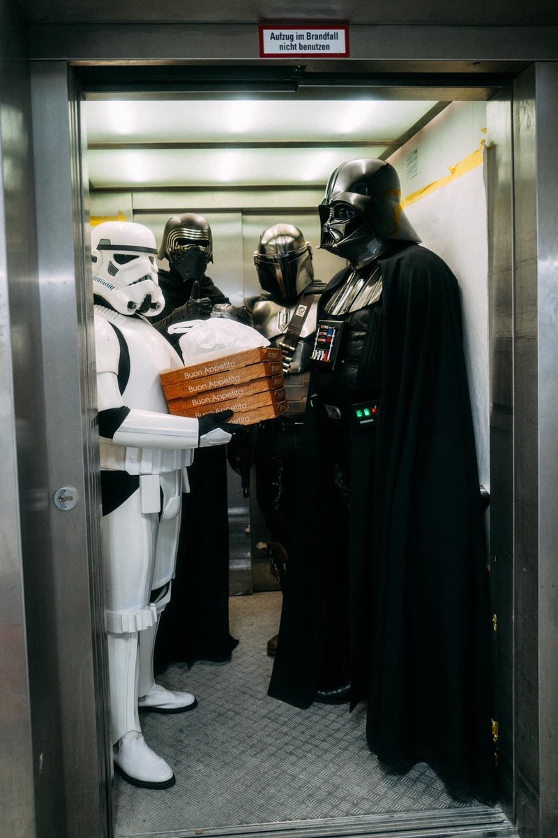 The Emperor better not find out that he wasn’t invited to Lord Vader’s latest movie night! 

@501stGG @501stSithLords #501st #BadGuysDoingGood