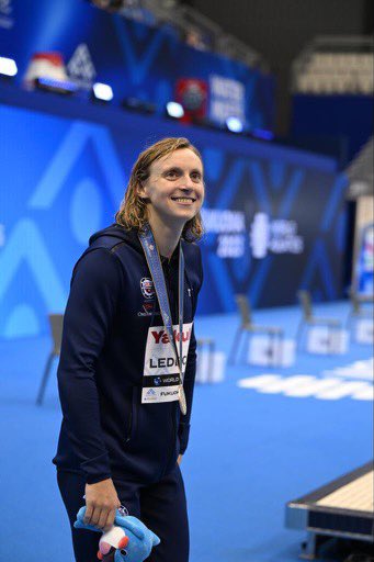 USASwimming's tweet photo. Fun in Fukuoka 😎

#AQUAFukuoka23 https://t.co/SbidYrJ6uu