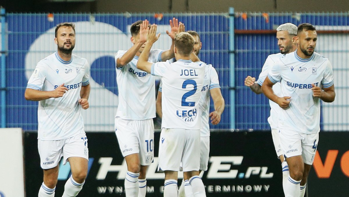a_kowalewicz's tweet photo. 1. kolejka:
#WARPOG✅
#LEGŁKS✅(na stadionie)
#STMCRA❌
#JAGRCZ✅
#PIALPO✅
#GÓRRAD✅
#ZAGRCH✅
#WIDPUN✅
#KORŚLĄ❌
Łącznie: 7/9, niezły start. https://t.co/5Ul6KGXknA