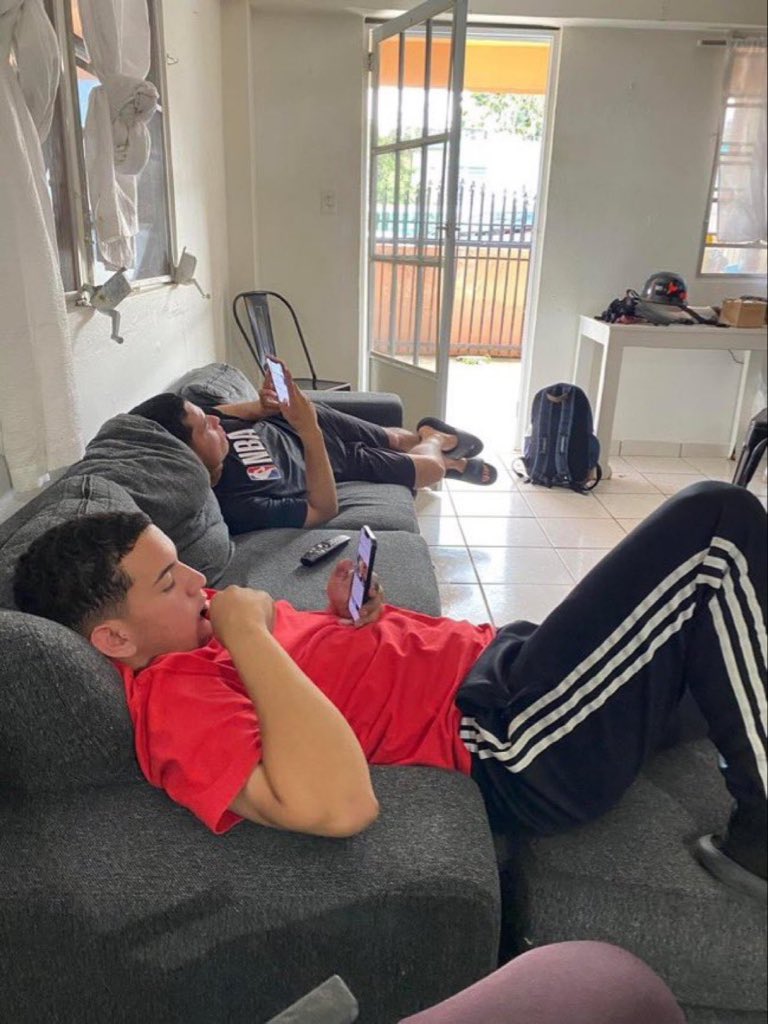 "ven a mi casa y hacemos algo"

lo que hacemos: