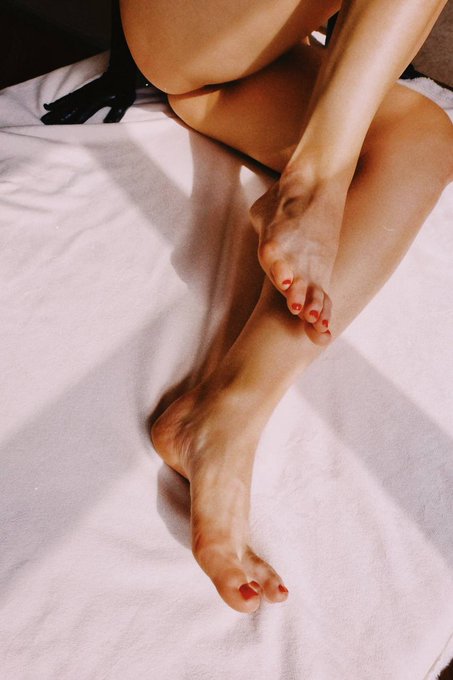 🖤👅 https://t.co/KC2E8kd7b0