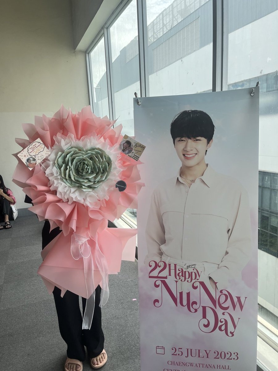junior30220's tweet photo. This year is the 2nd time we celebrate birthday with you.
We will always support you and cheer for you.

NanaNu&amp;ZonZon from Taiwan
@JoyceLin805 
@yillie1101 
@junior30220 
@ZeeNunew0725
@JuLintw
@lifok_lakaw
@YARU0826
@Chun1201tw
#NUNEW22ndBDproject
#HBD22ndNuNew https://t.co/lVUqLIsXkK