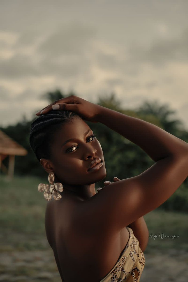 alex_unusual's tweet photo. She get sense

She con fine
She be sabi girl

Normally she be…….

#AlexUnusual #BBNaija #BBNaijaAllStars https://t.co/CgPBqGwFFX
