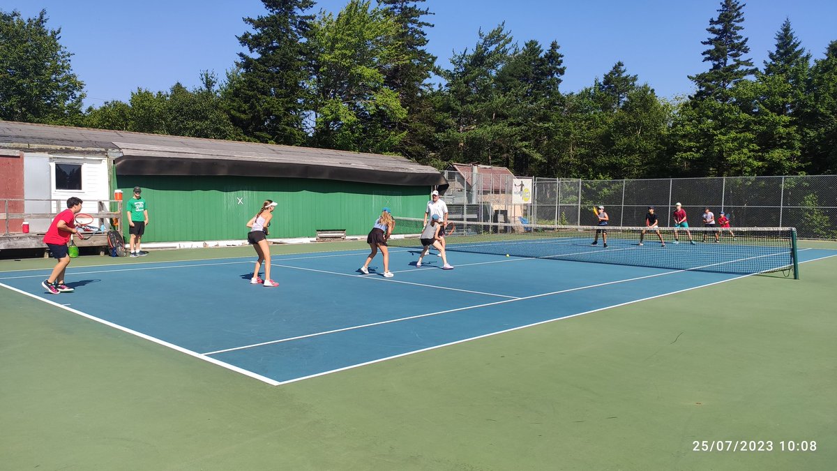 boscoffernandes's tweet image. Glorious 🌞day of tennis @HEADStartTennis wz @JamieDPower @bigteddykgb #LiamM . Loving it. Let's go .let's go #LongTermAthleteDevelopment #JuniorTennis #Halifax #NovaScotia