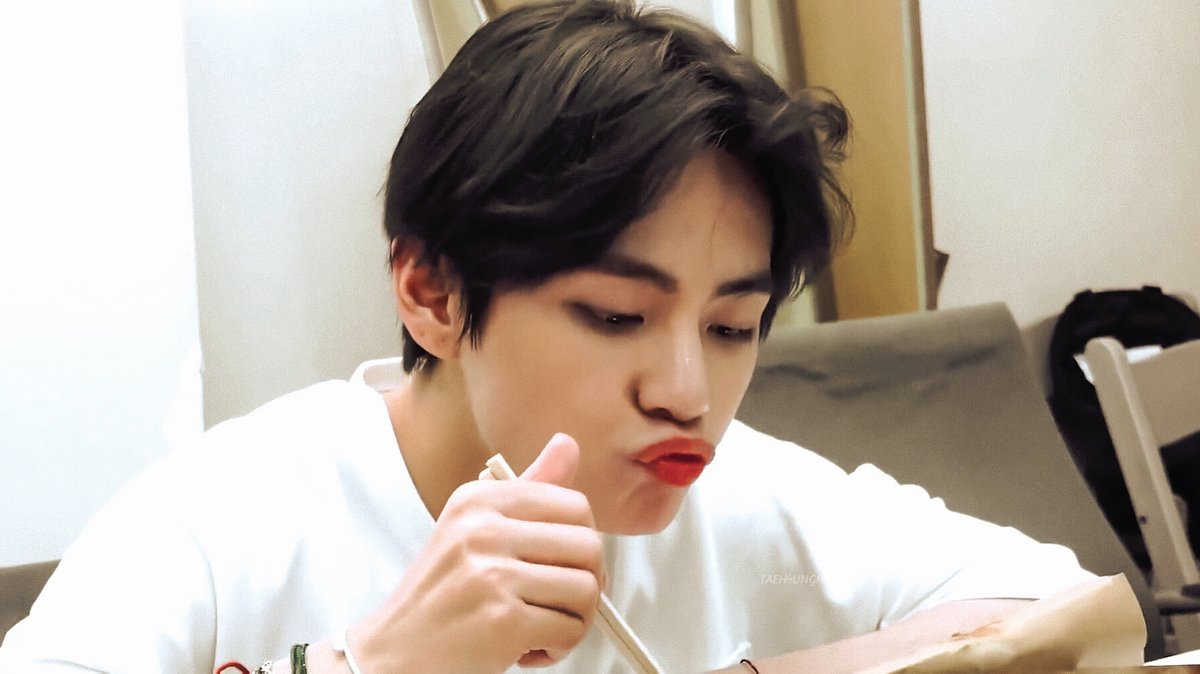taehyung pics⚡️ tweet media