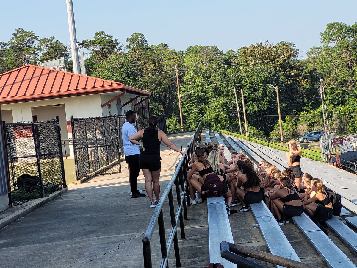 Niceville Football and Cheerleading getting ready for the season opener! @FLCoachT @NicevilleCheer