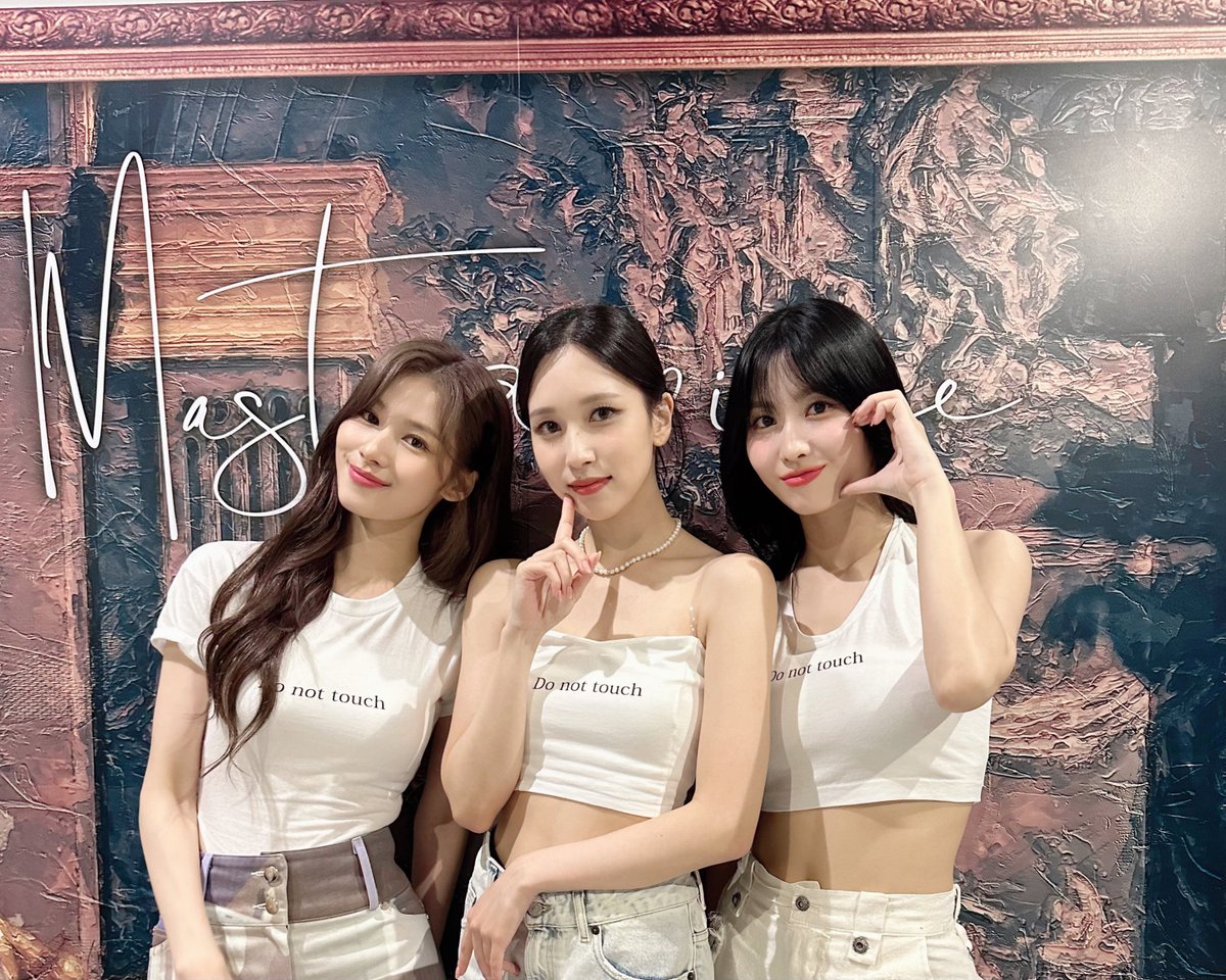JYPETWICE_JAPAN's tweet photo. 東京でのショーケース1日目が無事終わりました！素敵な舞台で披露させて頂き本当幸せでした💕

暑い中来てくださった皆さま、ありがとうございました！明日も頑張ります✨

#MISAMO #Masterpiece
#JAPANSHOWCASE2023 #TWICE https://t.co/KgZ43XVai4