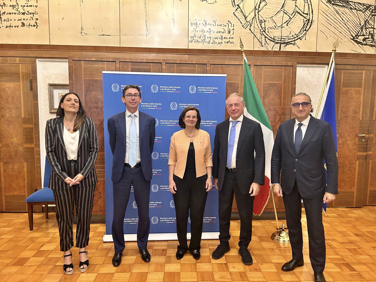 Il ministro <a href="/adolfo_urso/">Adolfo Urso</a> ha incontrato la vice presidente di <a href="/thalesgroup/">Thales Group</a>, Pascale Sourisse, per un cordiale confronto sulla rilevante presenza del gruppo nel nostro Paese e sullo sviluppo in Italia delle tecnologie innovative di cui Thales è leader nel mondo.