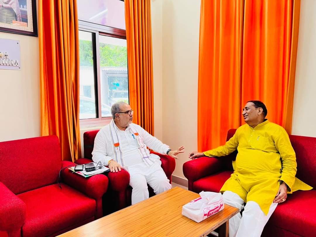tejpalnagarMLA's tweet photo. लखनऊ में भाजपा उत्तरप्रदेश के कुशल एवं संगठन निष्ठ प्रदेश अध्यक्ष श्री @Bhupendraupbjp जी से शिष्टाचार भेट करके विभिन्न मुद्दों पर सार्थक चर्चा हुई। #MLADadri https://t.co/aWJ5fqcuCk