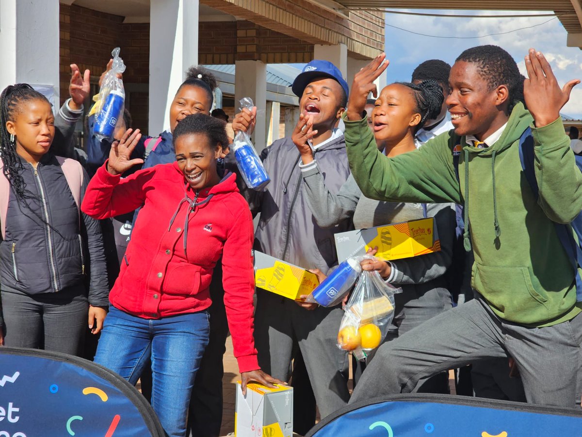 NetNineNine's tweet photo. Looking for a cheerful and generous community? Look no further! Net Nine Nine is the place where smiles and giving make all the difference!🙂🤩
#HappyTuesday #ChooseDay #netninenine https://t.co/7yuIdCRKSx