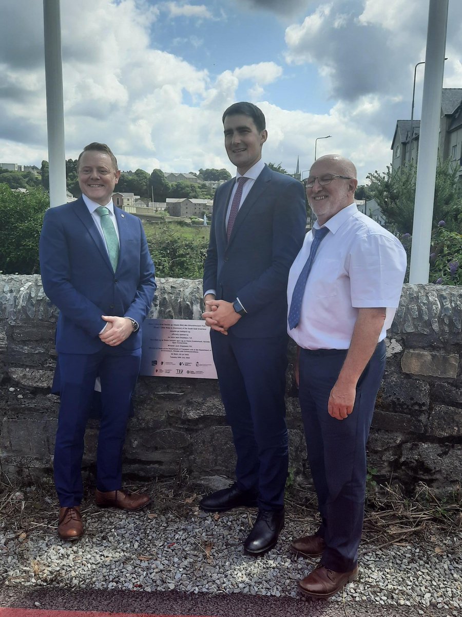 We were delighted to welcome Minister Jack Chambers to officially open Phase 1 of the South East Greenway this morning in New Ross.   

What a wonderful addition this will be to the area!

#SouthEastGreenway #SunnySouthEast