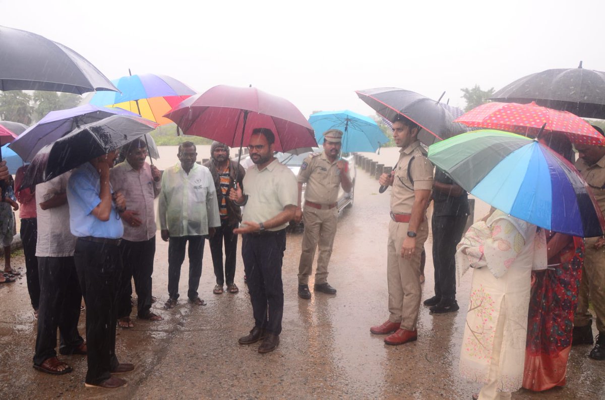 Collector Mahabubabad tweet media