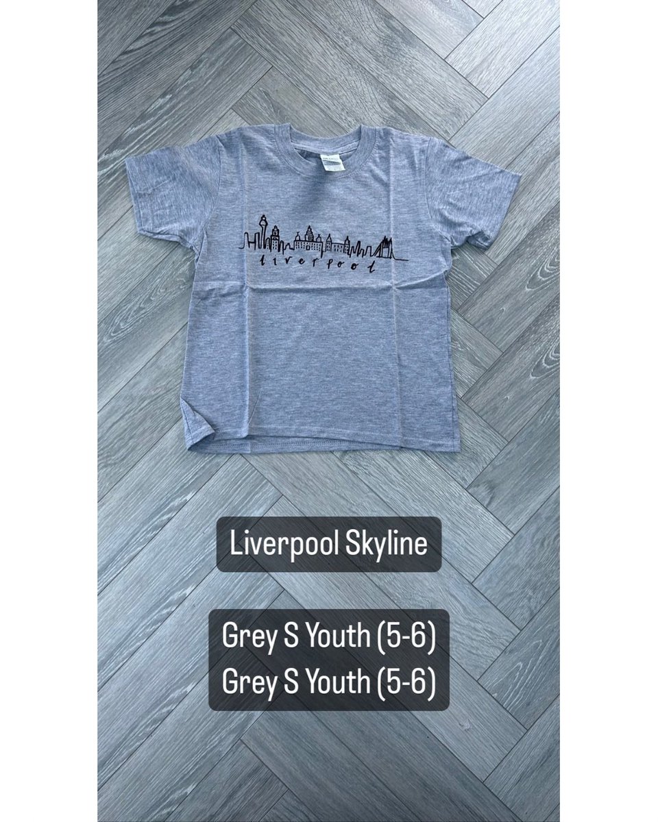 ScouseIrish1's tweet photo. ❤️🤍❤️ SALE 💙🤍💙 Liverpool Skyline  T-Shirts £8 each. Inbox now! First come first served! ALL STOCK MUST GO!
#scouse #irish #scouseirish #lfc #sale #ireland #liverpool #efc #skyline #liverbuildings https://t.co/f0vPslNFIQ