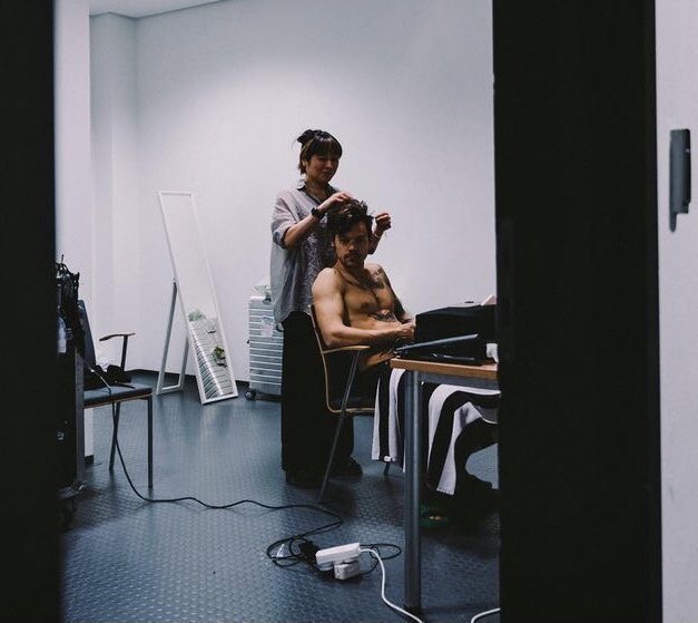 PopCrave's tweet photo. Harry Styles in photos from his 'LOVE ON TOUR.' https://t.co/9DCR923ERp