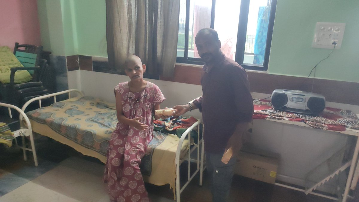 rakeshnayee235's tweet photo. #Free_Barber_service at #old_age_home by #Vi_For_Orphans_Foundation VFO Team &amp; #distributed_Snacks on Tuesday 25-08-23. https://t.co/9Uj4VQzrnh
