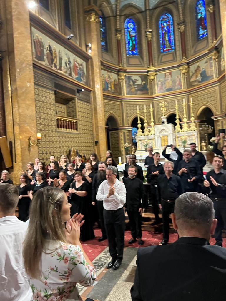 ChristianCiuca's tweet photo. Merci  #summerchoir https://t.co/myh8a8wG2k