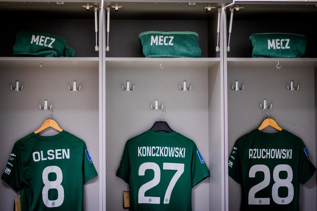 PatrickOlsen94's tweet photo. First game in the new season! 
Can’t wait for the derby at saturday 💚🤍❤️ let’s go https://t.co/c9rgL7isDc