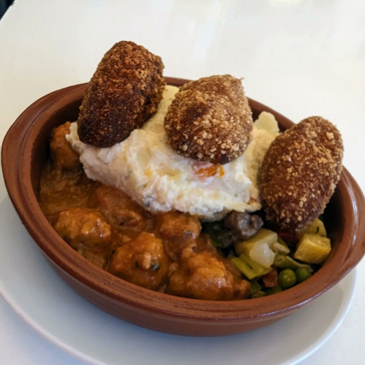 VickyVich's tweet image. Celebrant Sant Jaume. 😁🍷
:
#Berenar #Variat #Primis