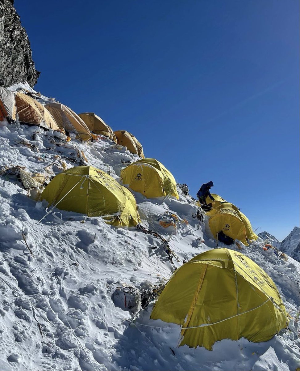 sajid_sadpara's tweet photo. I have reached K2 Camp2 with my team & continuing with #K2CleanUp2023.
Fresh snow & presence of many climbers is hampering the clean up activities. Put our best for the clean up as well as the climb
Best wishes for all #KeepK2Clean #K2CleanUp2023 with @sst8848 @ChhangDawa https://t.co/sxaLIbKirx