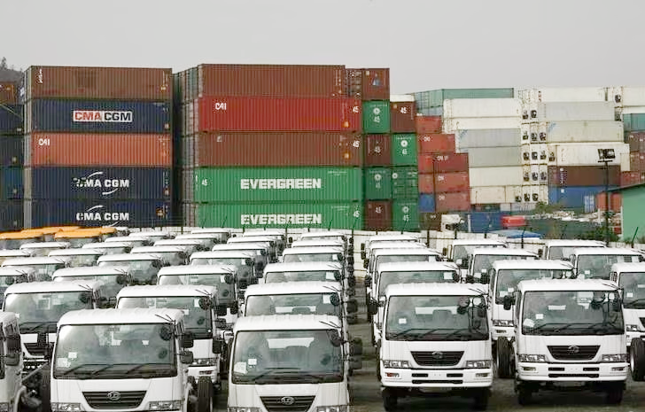 Strike at trucking firm Yellow averted after deal:
reuters.com/business/autos…