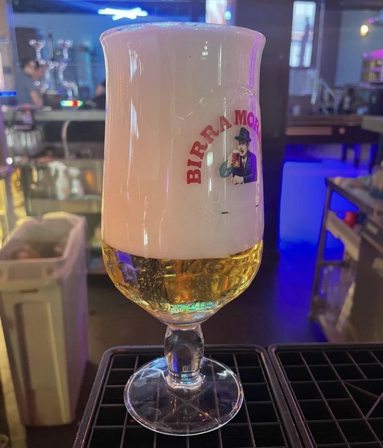 No Context Brits tweet media