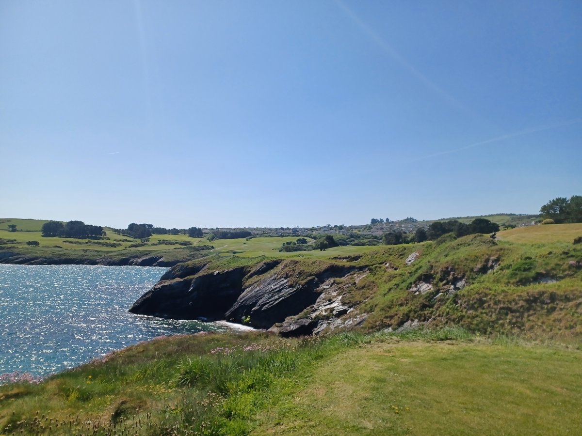 You don't have to go to #oldheadgolflinlks to drive off a Cliff! Book now shorturl.at/bop09  #irishgolf  #linksgolf #golfireland #pga #golflife #beautifulgolfcourses #golfstagram #wicklowgolfclub #irelandsancienteast  #visitwicklow #golflinks #golfcourse #clifftopgolf