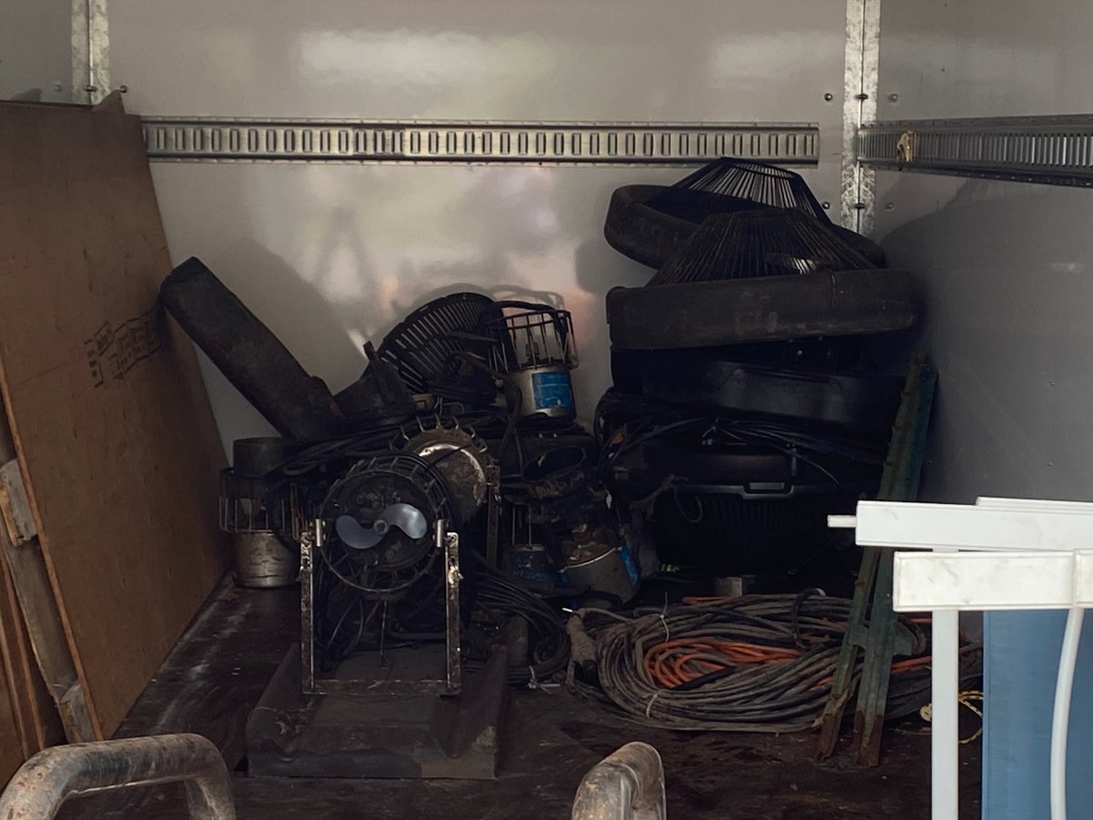 junkdunkers's tweet image. Storage Cleanout of a @mibox.sma portable storage box. Before &amp;amp; After. Give us a call if you need labor to load and unload anything from a storage container. We will move, donate, recycle, and then junk the rest. #storagecleanout #storageunitcleanout  #miboxcleanout