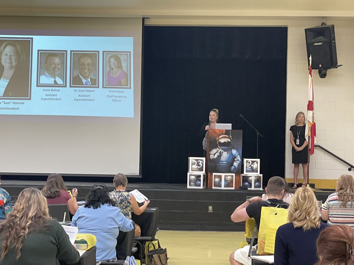 Mary Leonard tweet media