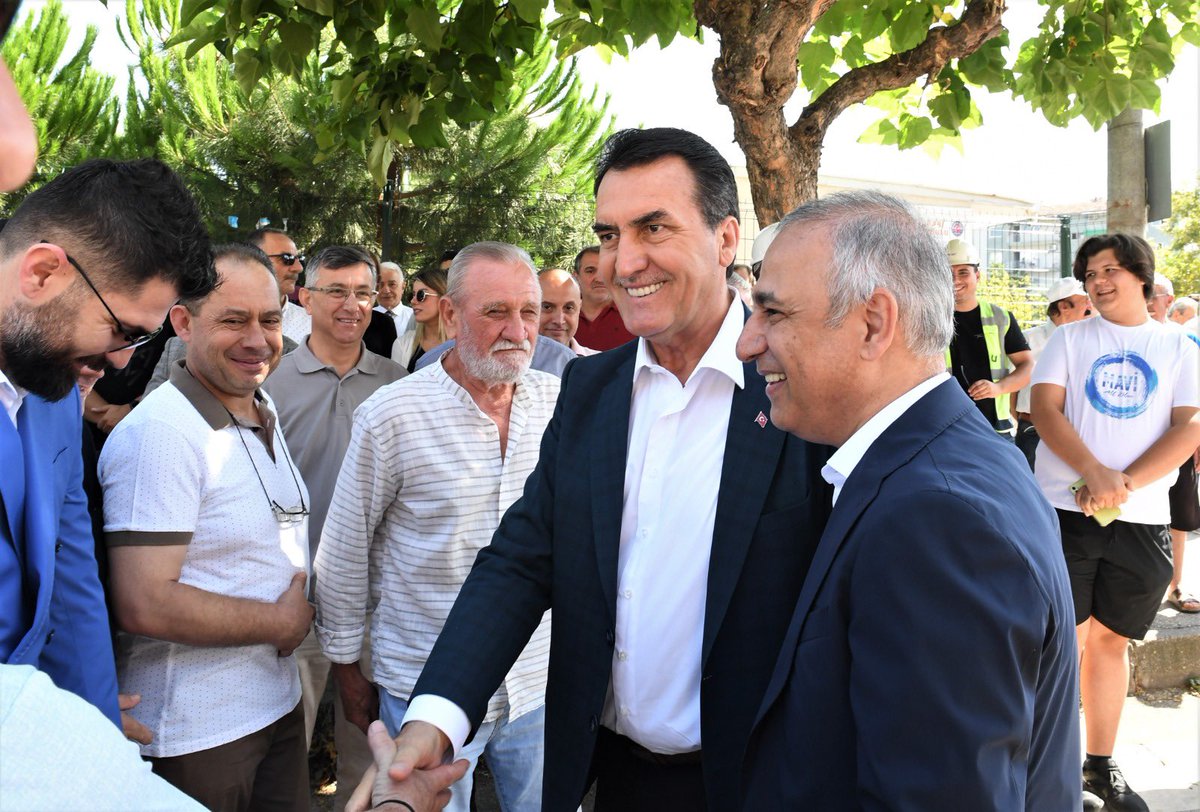 Bursa Büyükşehir Belediyemiz tarafından düzenlenen 1050 Konutlar Kentsel Dönüşüm Projesi’nin ilk yıkım törenindeydik.

Bursamız’a hayırlı olsun.