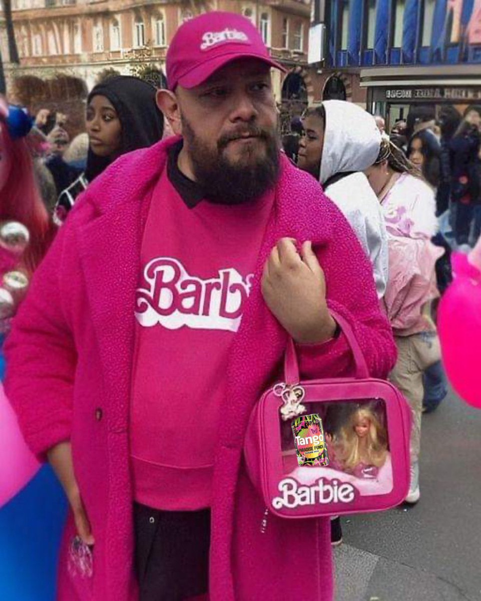 Me: One ticket please 
Box office: What movie?
Me: 

#GetTangod #Barbie #BarbieTheMovie