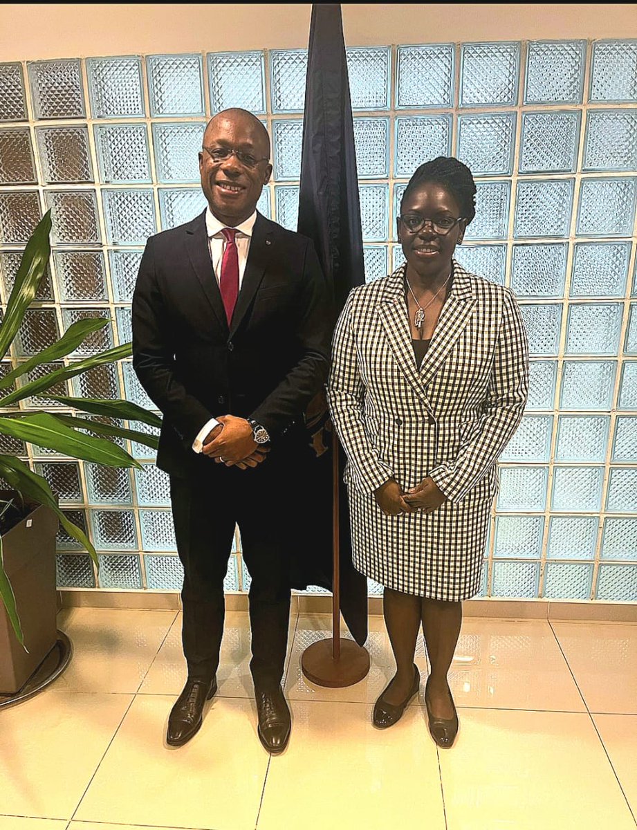 Canada in Gabon: Thank you <a href="/GomezAgou/">Gomez Agou</a>, #IMF resident representative for a comprehensive exchange with HC <a href="/Lorraine_Canada/">Lorraine Anderson 🇨🇦</a> on IMF’s programme and potential for 🇨🇦🇬🇦 economic engagement. <a href="/DiplomatieGabon/">Ministère des Affaires Étrangères</a> <a href="/CanadaTrade/">Canada Trade</a> <a href="/IMFAfrica/">IMF Africa</a>  <a href="/TCS_SDC/">Trade Commissioner Service</a> #Gabon