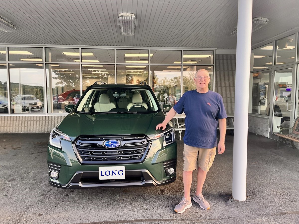 Congratulations to Scott who picked up his new #SubaruForester from sales consultant Lisa Courchaine at Long Subaru last night! #LONGSubaruDriver #SubaruSummer