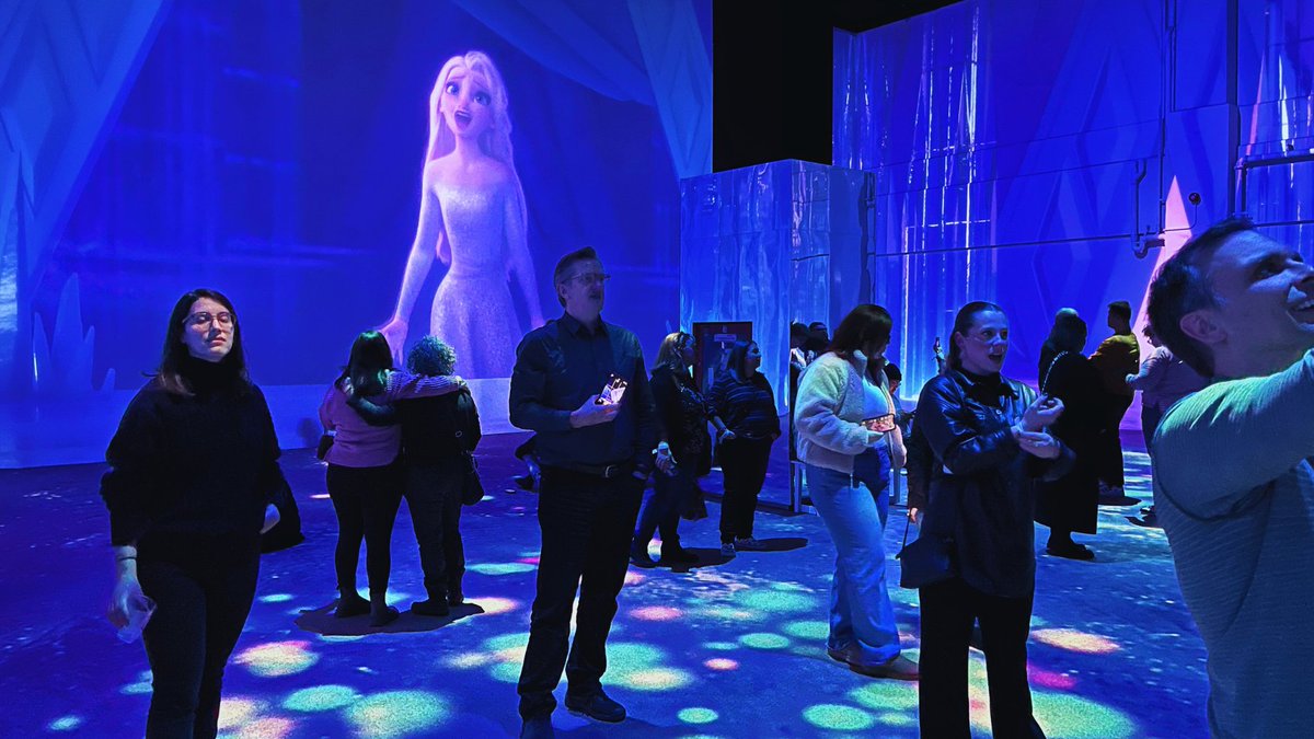 INTUS_TV's tweet image. Postales de nuestra colaboración con @cocolabmx para la celebración de la experiencia inmersiva Disney Animation. 🚀

#INTUS #InteractiveDesign #AudiovisualExperience #ImmersiveExperience #InteractiveExperience #MultisensorialExperience #Art #ContemporaryArt #DataArt #DigitalArt